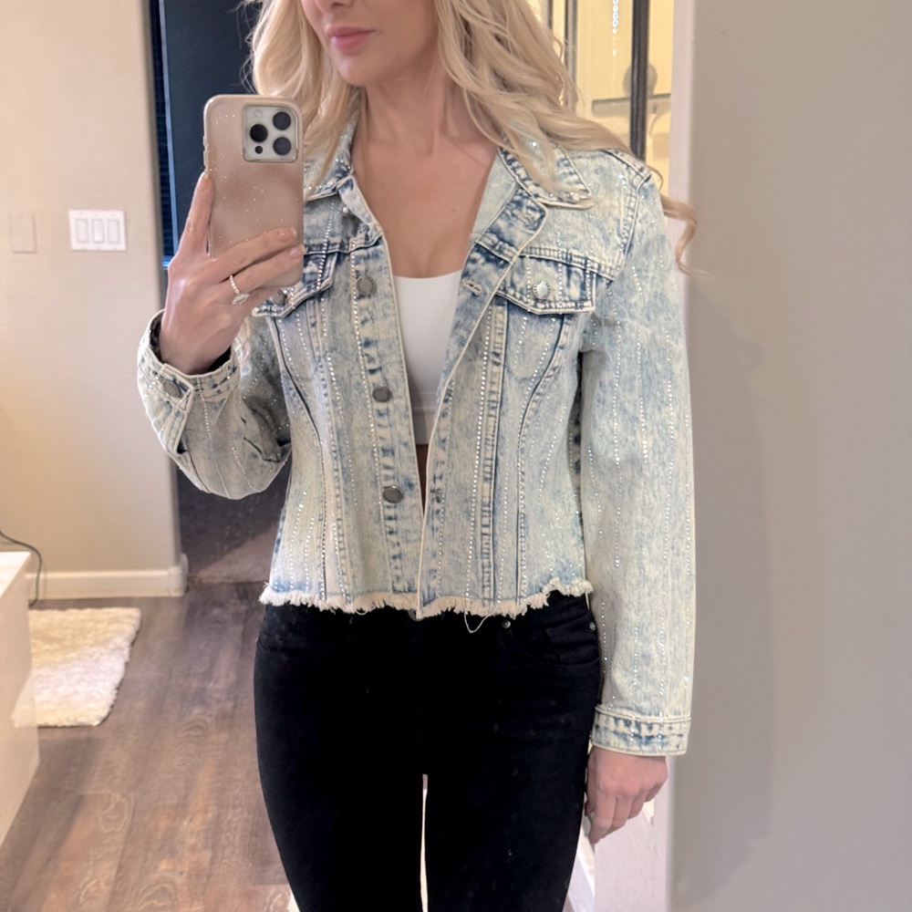 Veveret Denim Jean Rhinestone Jacket. Size Small. Never Worn.